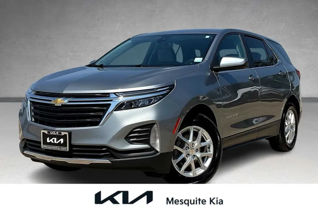 2023 Chevrolet Equinox LT photo 1