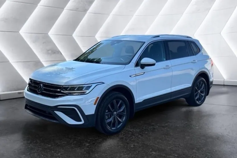 2022 Volkswagen Tiguan SE photo 1