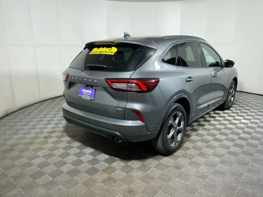 2024 Ford Escape ST-Line photo 1