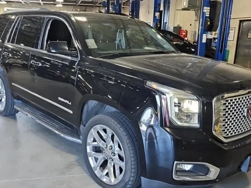 2017 Gmc Yukon Denali photo 1