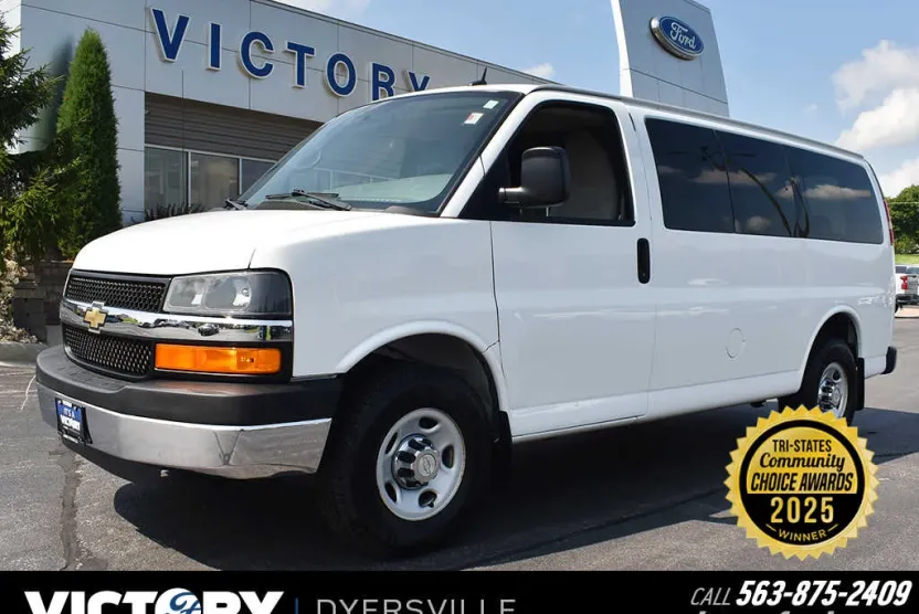 2014 Chevrolet Express 2500 LT photo 1