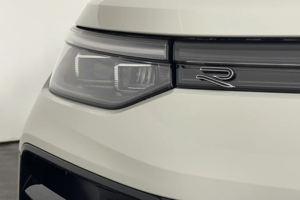 2025 Volkswagen Tiguan SE R-Line Black photo 1