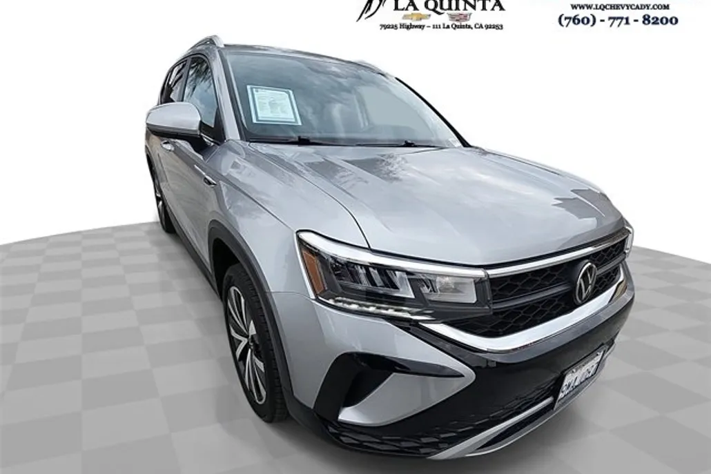 2024 Volkswagen Taos SE photo 1