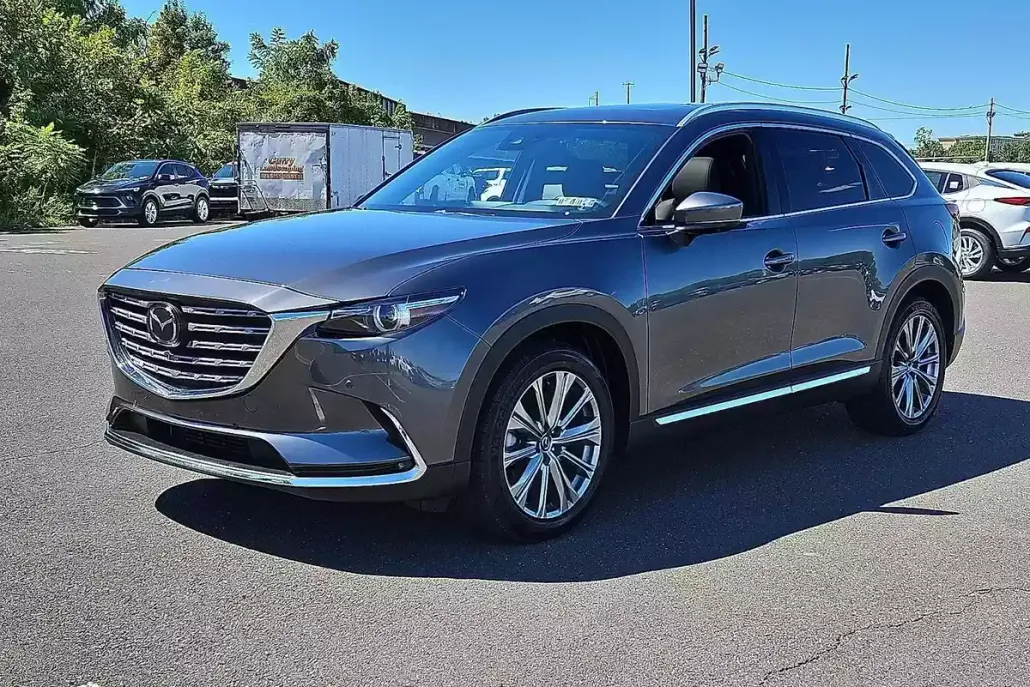 2023 Mazda CX-9 Signature photo 1