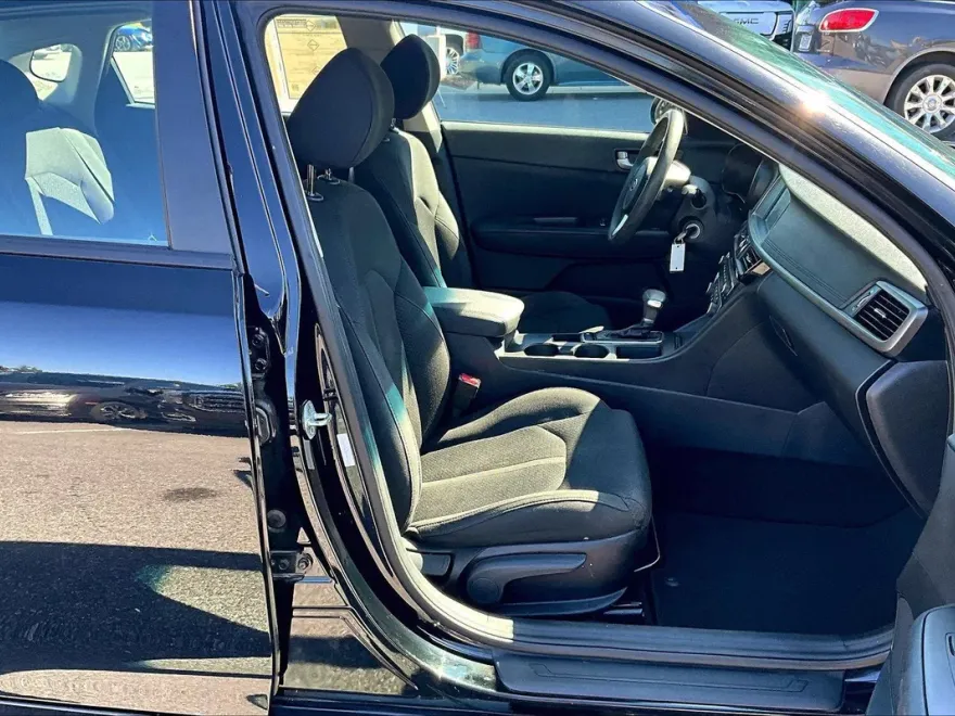 2018 Kia Optima LX photo 1
