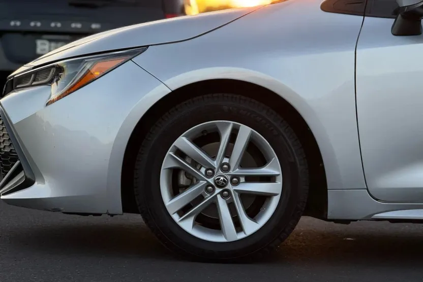 2020 Toyota Corolla SE photo 1
