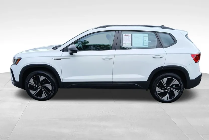 2024 Volkswagen Taos S photo 1