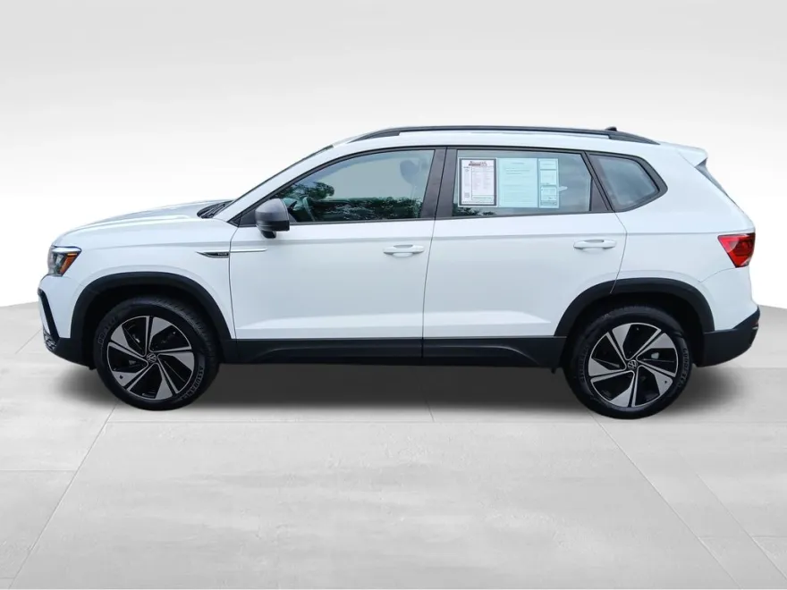 2024 Volkswagen Taos S photo 1
