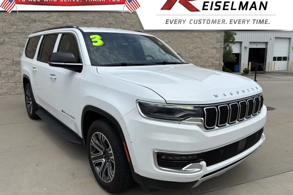 2023 Jeep Wagoneer L Series II photo 1