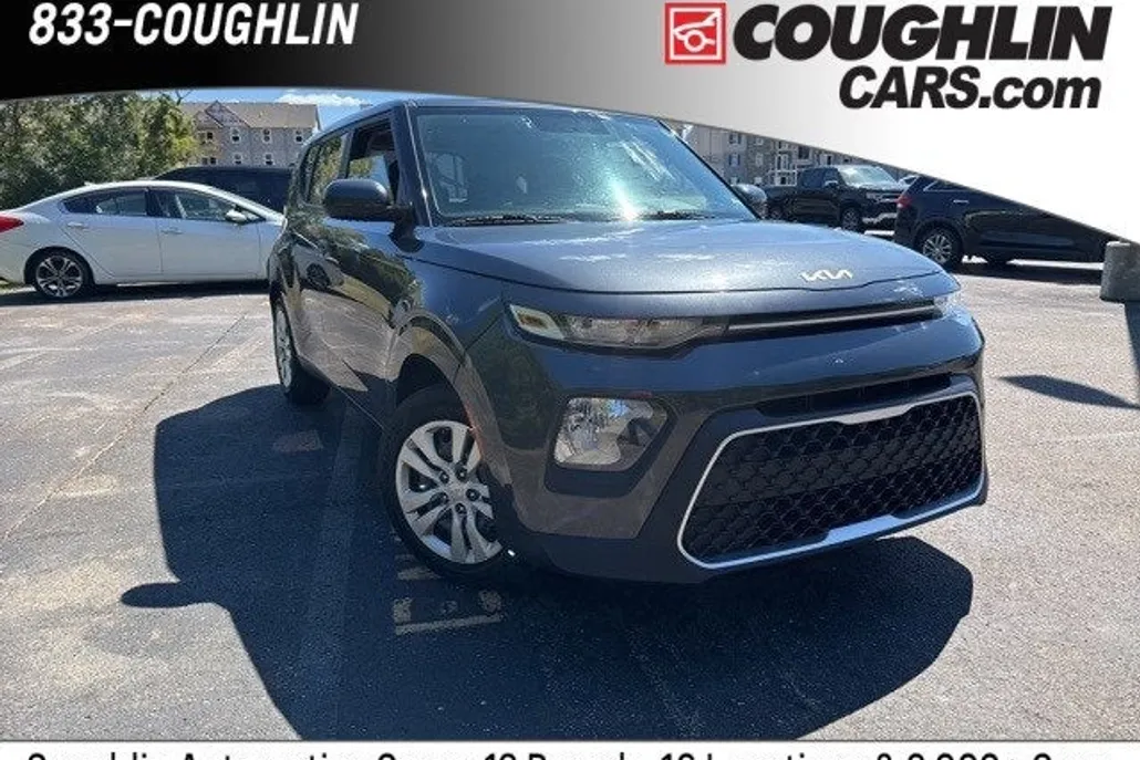 2022 Kia Soul LX photo 1