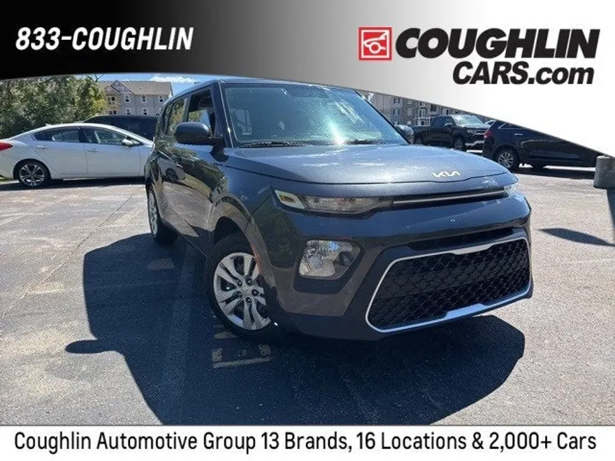 2022 Kia Soul LX photo 1