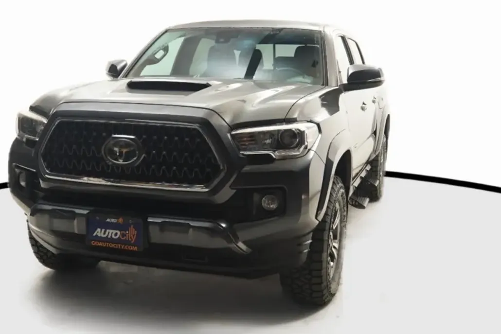 2019 Toyota Tacoma TRD Sport photo 1