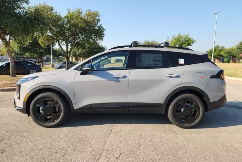 2026 Kia Sportage X-Line photo 1