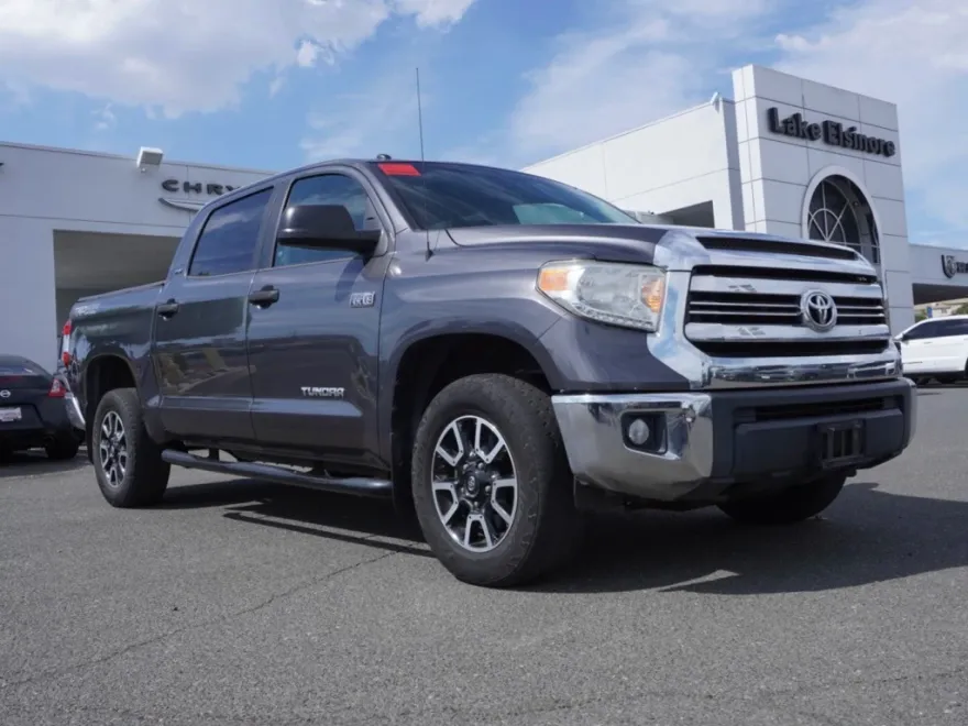 2017 Toyota Tundra TRD Off-Road photo 1