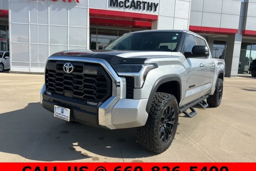 2024 Toyota Tundra SR5 photo 1