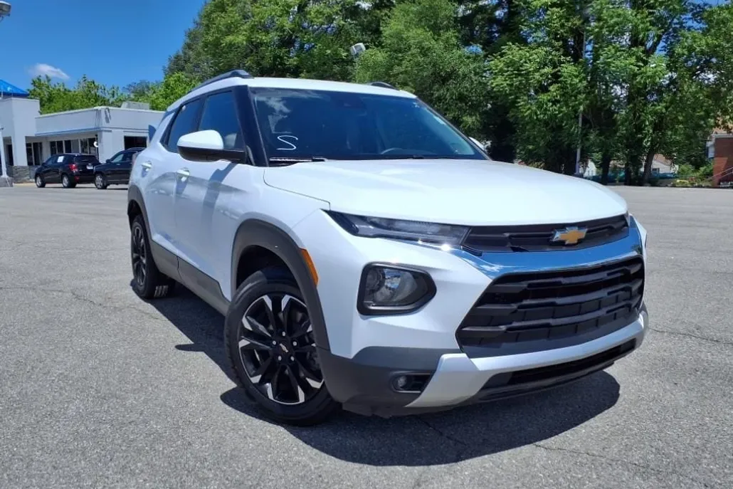 2023 Chevrolet Trailblazer LT photo 1