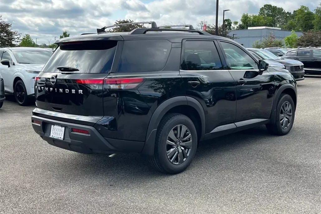 2025 Nissan Pathfinder SV photo 1
