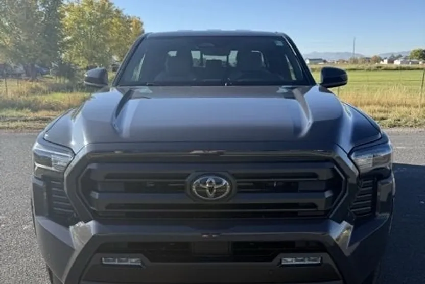 2025 Toyota Tacoma SR5 Double Cab photo 1
