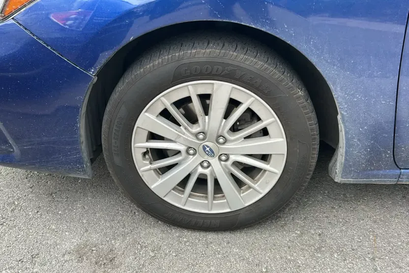 2018 Subaru Impreza 2.0i Premium photo 1