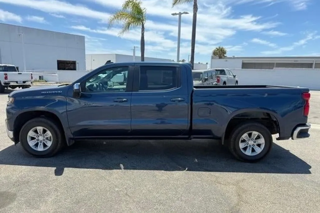 2022 Chevrolet Silverado 1500 LT photo 1