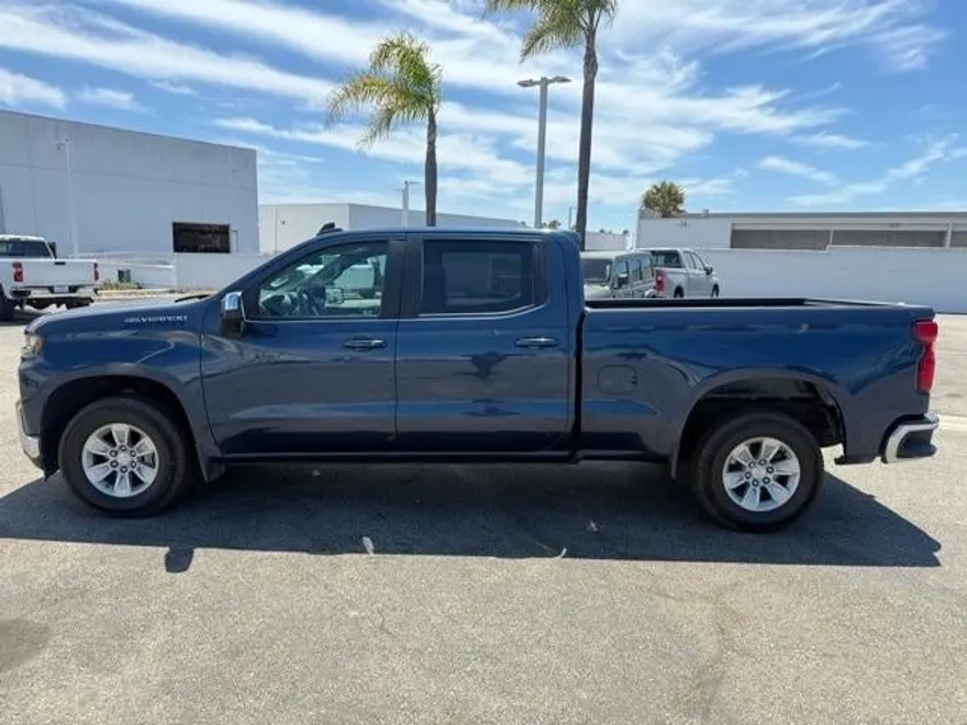 2022 Chevrolet Silverado 1500 LT photo 1