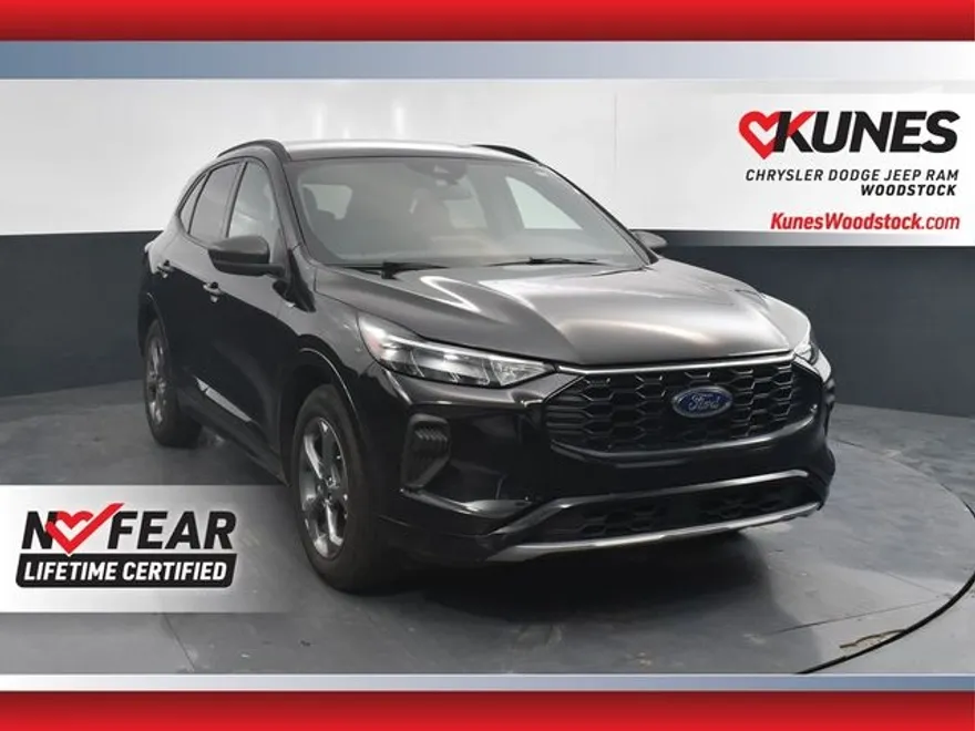 2024 Ford Escape ST-Line photo 1