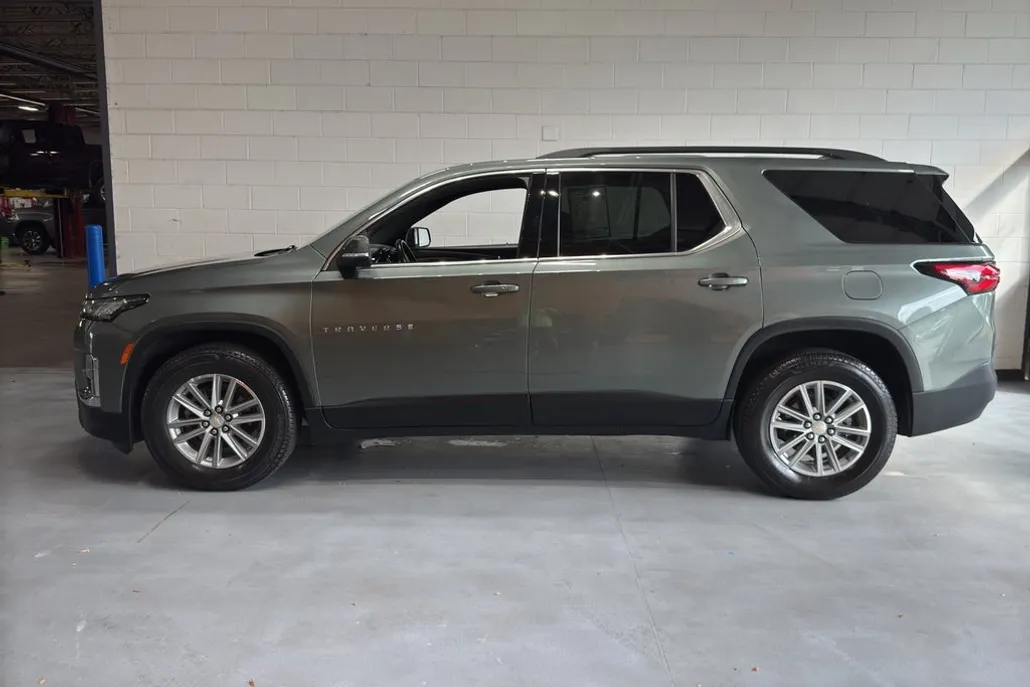 2022 Chevrolet Traverse Cloth photo 1