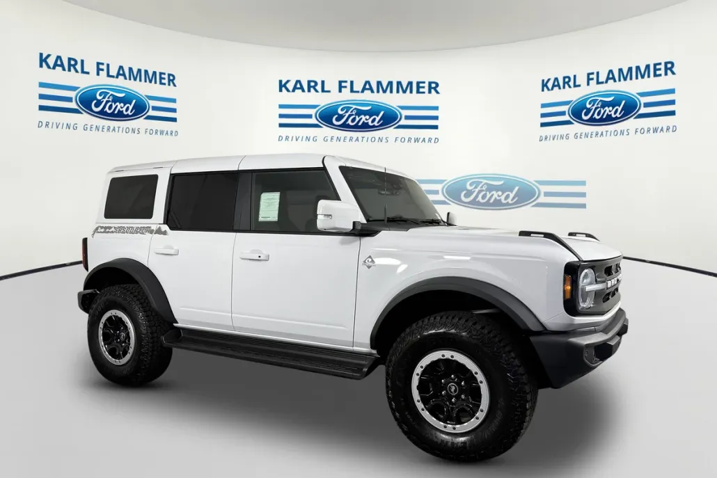 2025 Ford Bronco Outer Banks photo 1