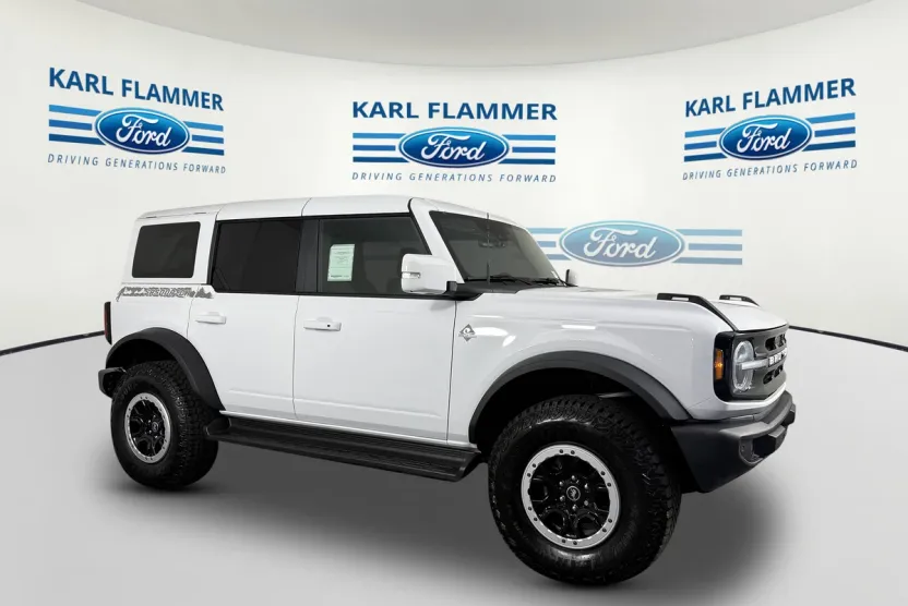 2025 Ford Bronco Outer Banks photo 1