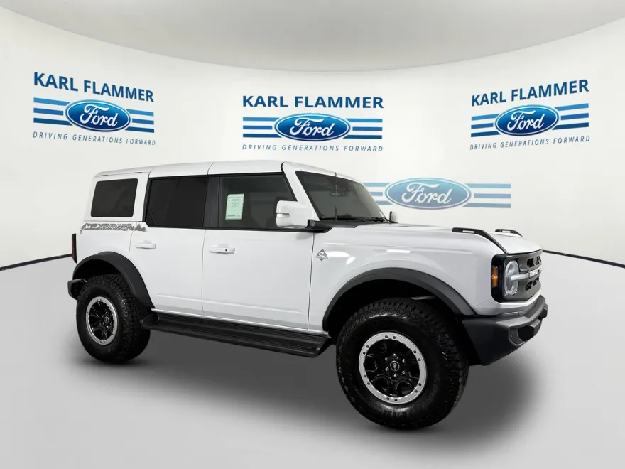 2025 Ford Bronco Outer Banks photo 1