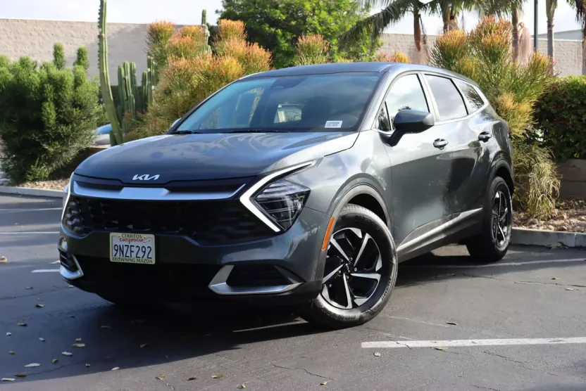 2025 Kia Sportage Hybrid LX photo 1