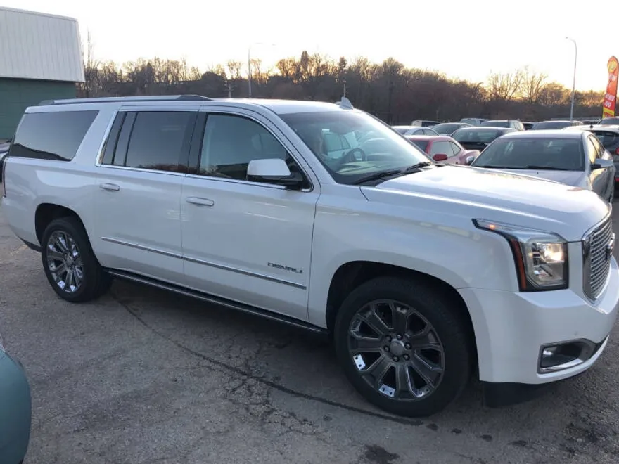 2016 Gmc Yukon XL Denali photo 1