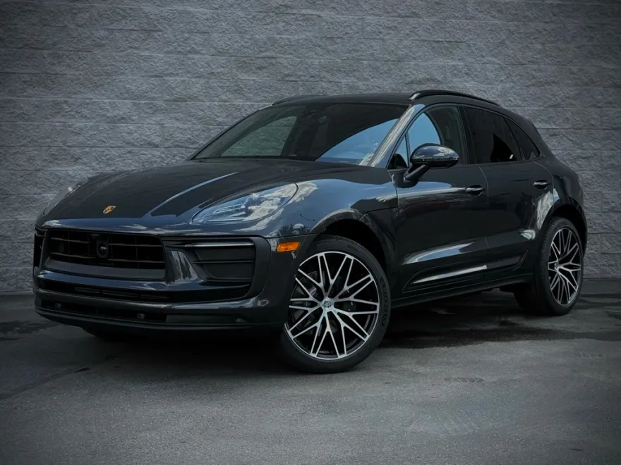 2025 Porsche Macan T photo 1