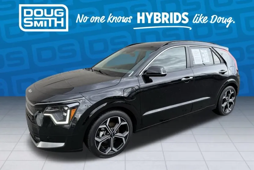 2023 Kia Niro Plug-In Hybrid SX Touring photo 1