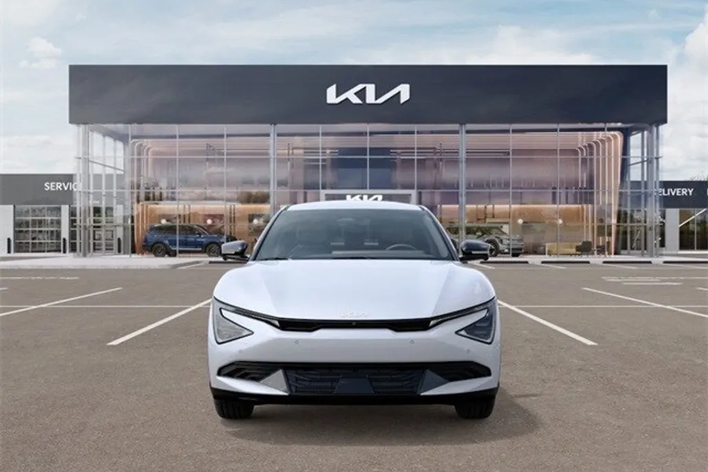 2025 Kia EV6 Wind photo 1