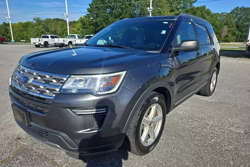 2018 Ford Explorer XLT photo 1