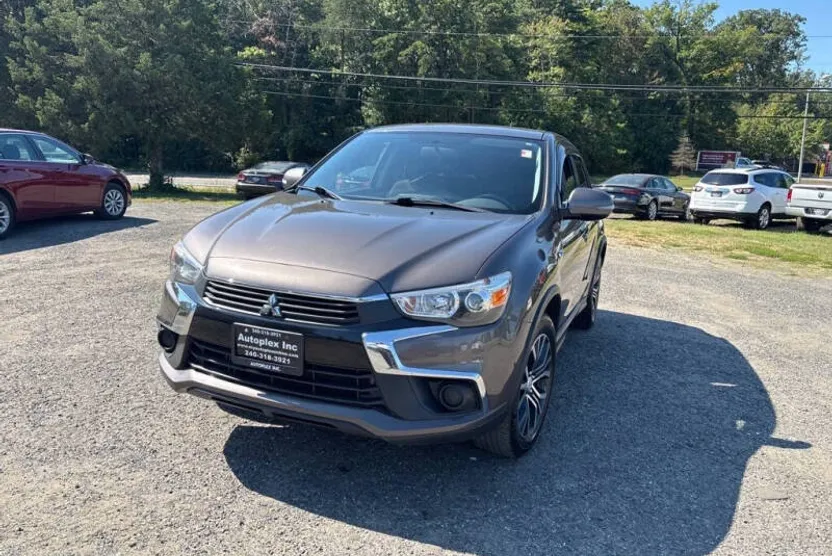2016 Mitsubishi Outlander Sport ES photo 1