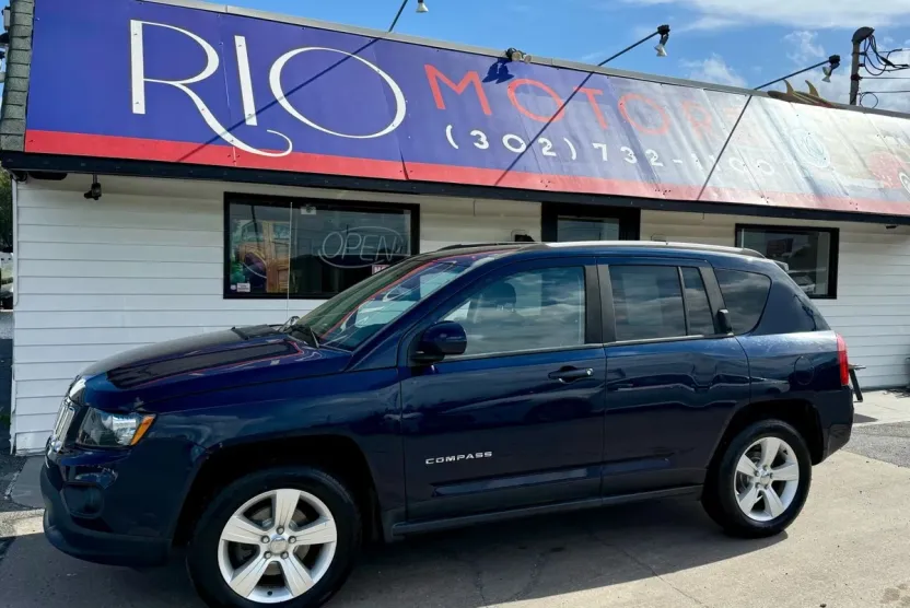 2015 Jeep Compass Latitude Sport photo 1