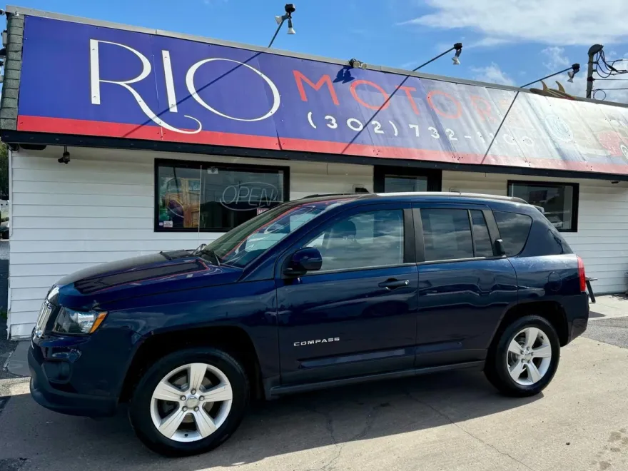 2015 Jeep Compass Latitude Sport photo 1