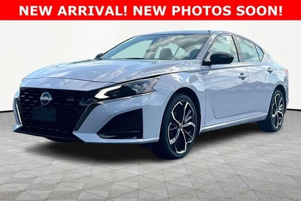 2024 Nissan Altima 2.5 SR photo 1