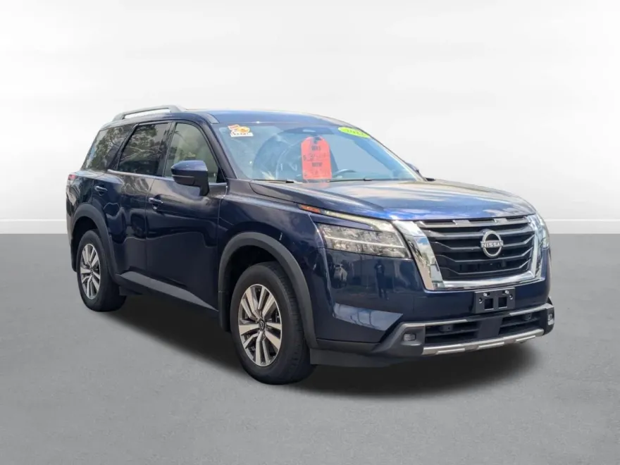 2022 Nissan Pathfinder SL photo 1