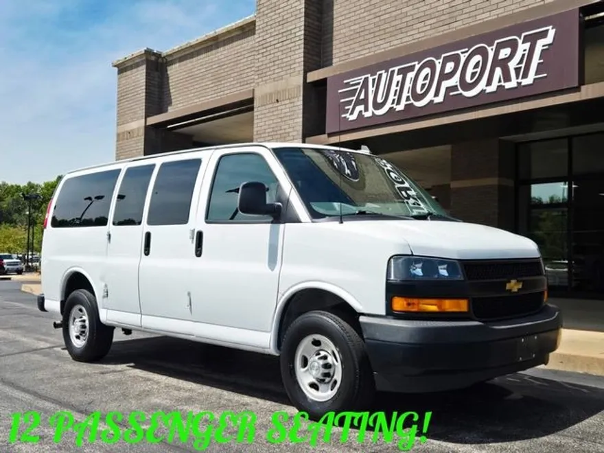 2019 Chevrolet Express LS 3500 photo 1