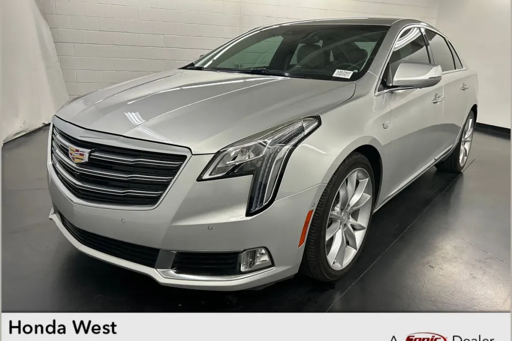 2018 Cadillac XTS Premium Luxury photo 1