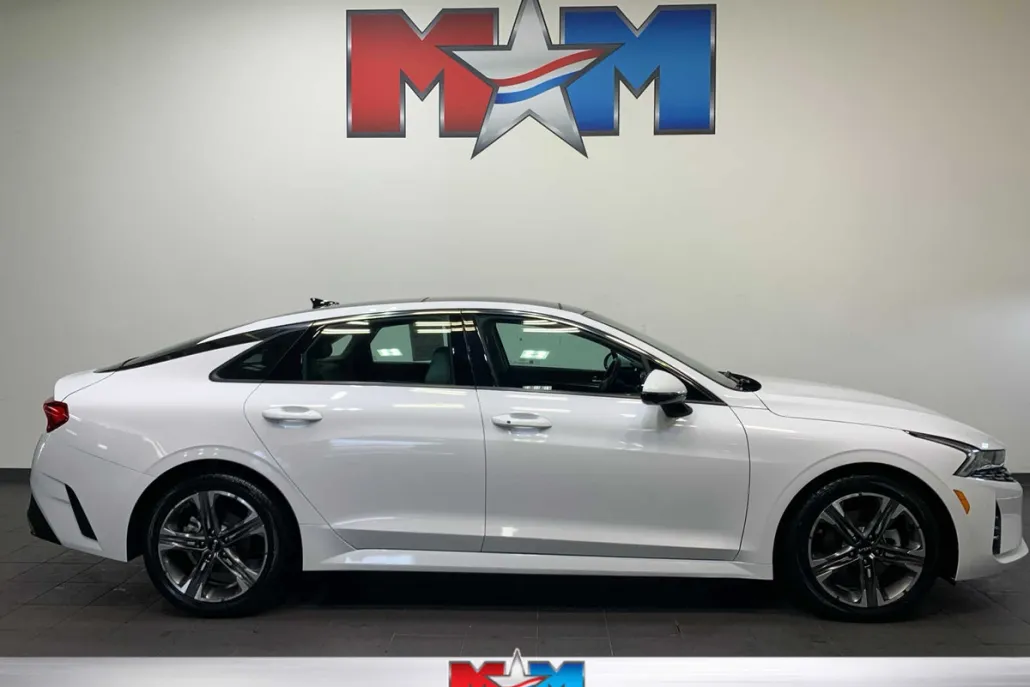 2023 Kia K5 EX photo 1