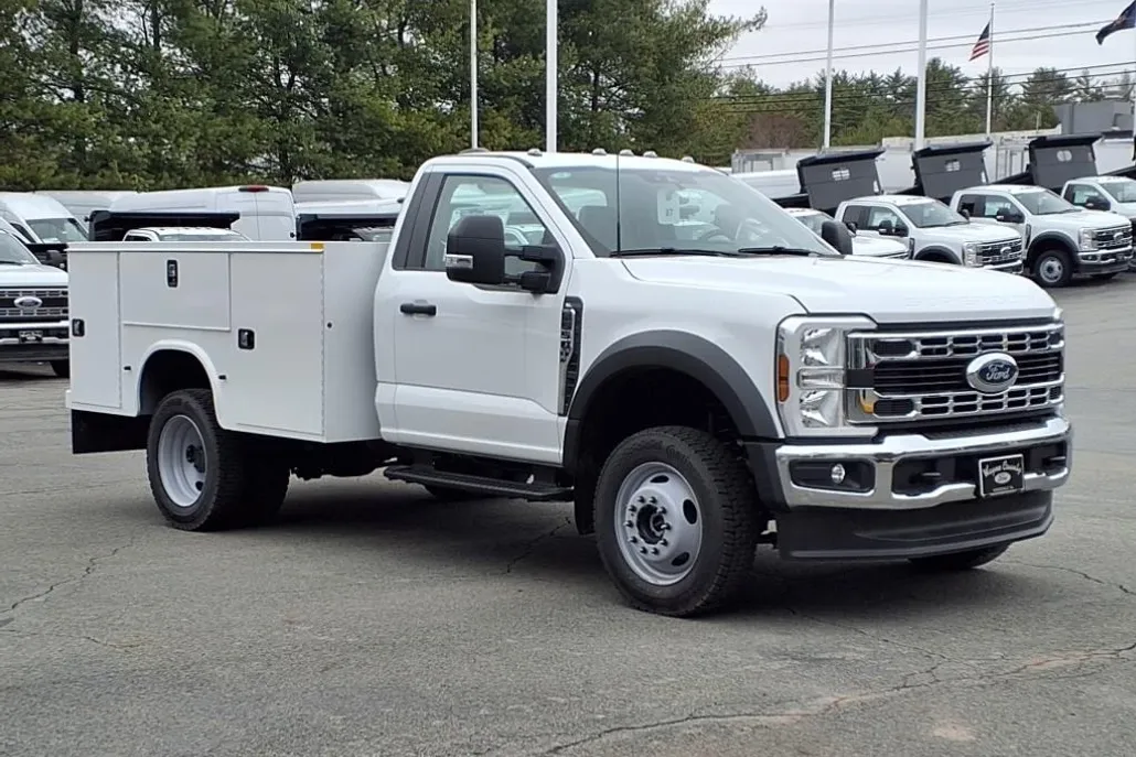 2024 Ford F-550 photo 1