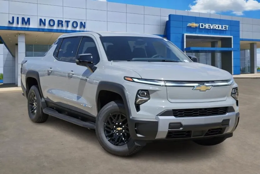 2026 Chevrolet Silverado EV LT photo 1
