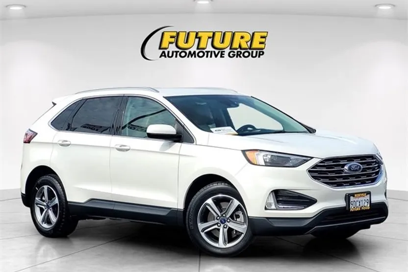 2022 Ford Edge SEL photo 1