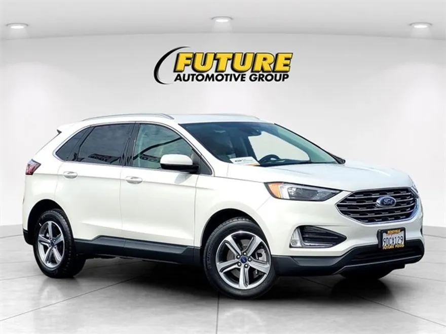 2022 Ford Edge SEL photo 1