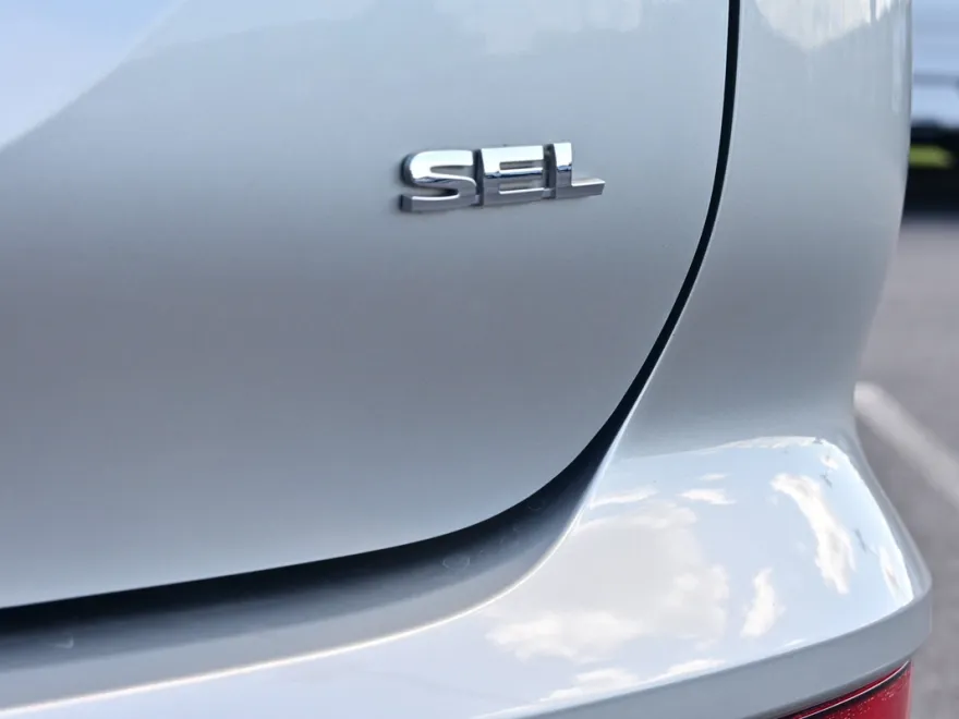2022 Mitsubishi Outlander SEL photo 1