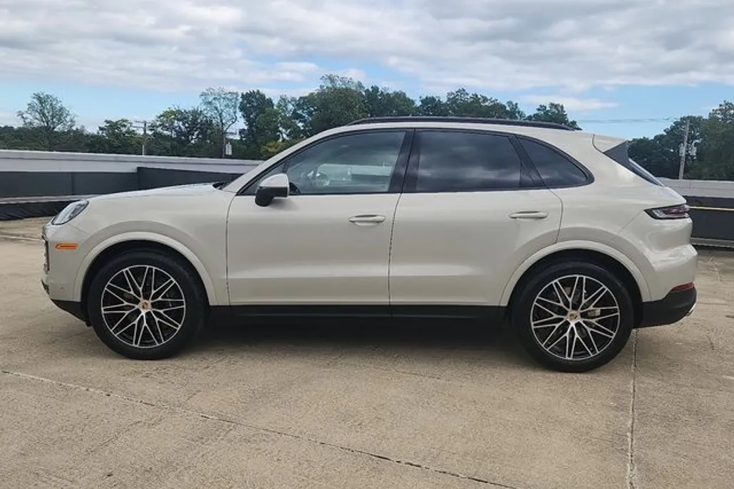 2026 Porsche Cayenne photo 1